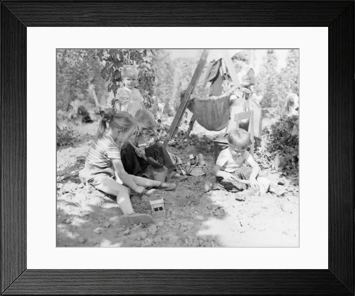 : While their parents are hard at work hop-picking in the fields of worcestershire these : While their parents are hard at work hop-picking in the fields of worcestershire these