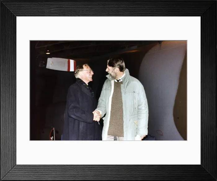 Framed Print : Robert Runcie Archbishop of Canterbury meet Terry Waite released hostage Dbase Framed Print : Robert Runcie Archbishop of Canterbury meet Terry Waite released hostage Dbase