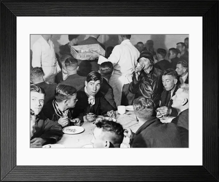 Framed Print : Miss Ellen Wilkinson MP, January 1936 With the Jarrow Marchers on their way through Framed Print : Miss Ellen Wilkinson MP, January 1936 With the Jarrow Marchers on their way through