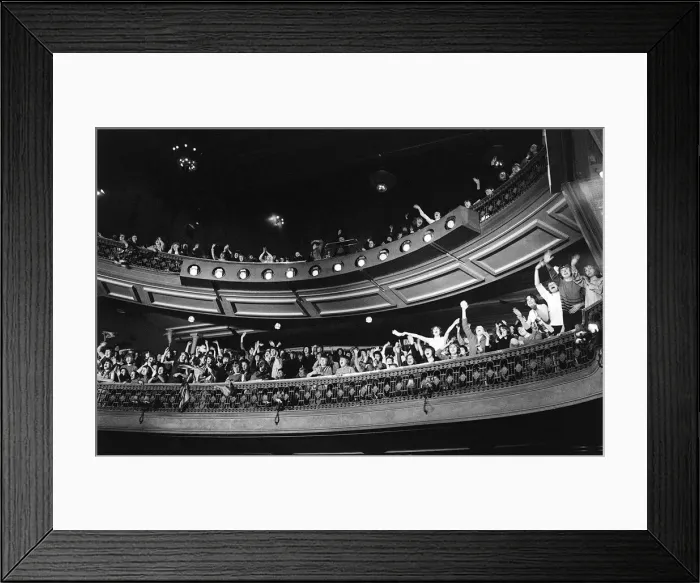 Framed Print : Fans at the Northern Premiere of The Beatles film A Hard Days Night