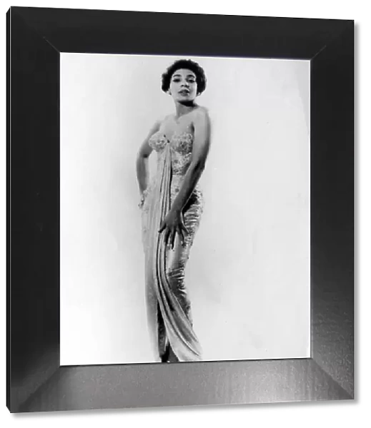 Picture of Welsh singing star Shirley Bassey - 17th November 1959