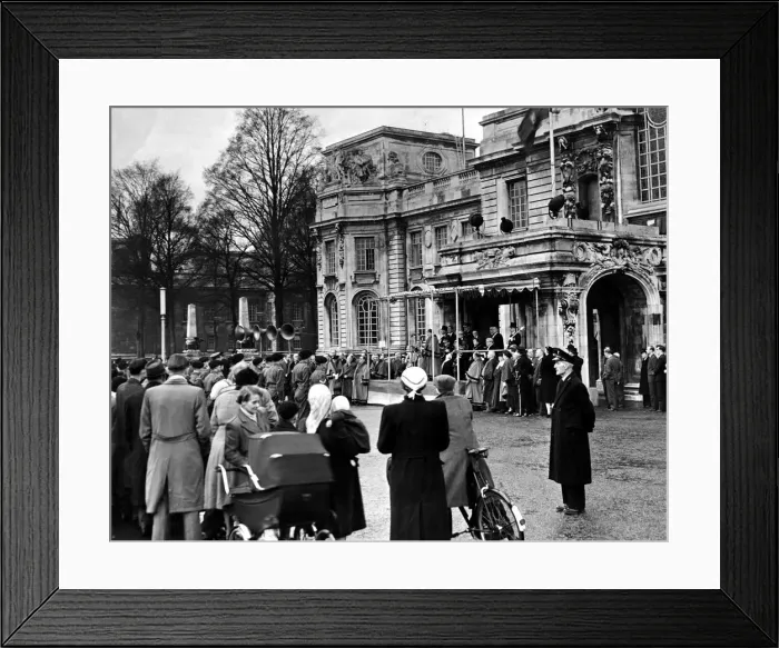 Framed Print : The scene outside the City Hall, Cardiff today when the announcement of the granting of Framed Print : The scene outside the City Hall, Cardiff today when the announcement of the granting of