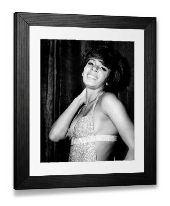 Framed Print : Shirley Bassey pictured after her performance at the Capitol Theatre, Cardiff Framed Print : Shirley Bassey pictured after her performance at the Capitol Theatre, Cardiff