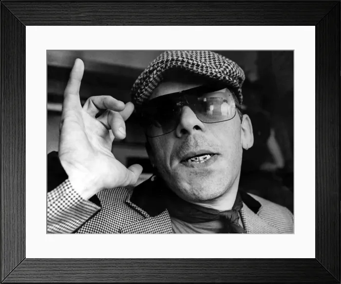 Framed Print : Ian Dury and the Blockheads at the Top Rank Suite in Cardiff before the evening Framed Print : Ian Dury and the Blockheads at the Top Rank Suite in Cardiff before the evening