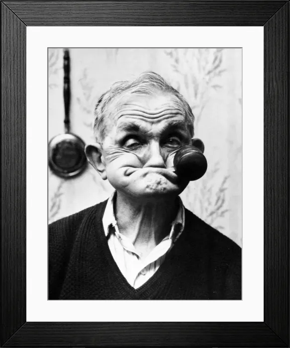 Framed Print : One of the faces of champion gurner Dai Llewellyn, of Mountain Ash Framed Print : One of the faces of champion gurner Dai Llewellyn, of Mountain Ash