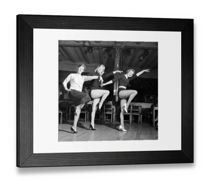 Framed Print : Miss Bluebell of Bluebell girls fame shows new girls Carole Darg (left