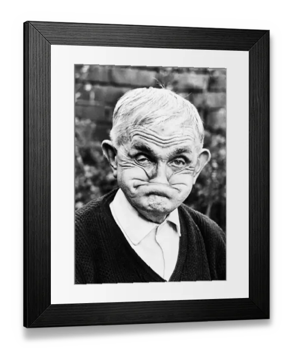 Framed Print : One of the faces of champion gurner Dai Llewellyn, of Mountain Ash Framed Print : One of the faces of champion gurner Dai Llewellyn, of Mountain Ash