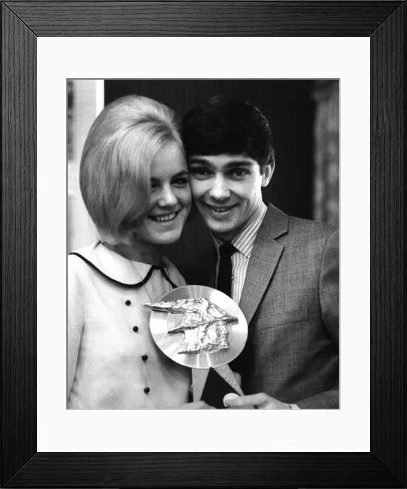 Framed Print : Judi Johnson presents the Super National Getaway trophy to American singer Gene Pitney Framed Print : Judi Johnson presents the Super National Getaway trophy to American singer Gene Pitney