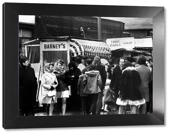 Barneys and Tubby Isaacs eel stalls at Aldgate March 1974
