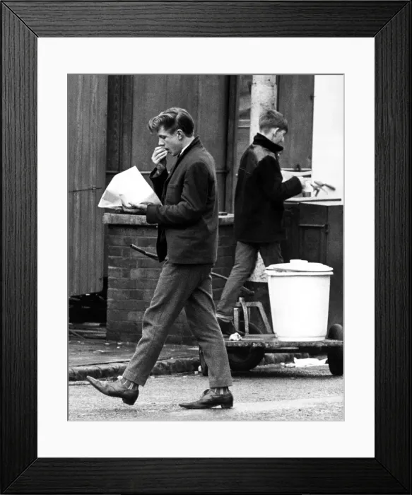Framed Print : Lunchtime in Great Yarmouth and nearly all the local shoppers eat chips Framed Print : Lunchtime in Great Yarmouth and nearly all the local shoppers eat chips