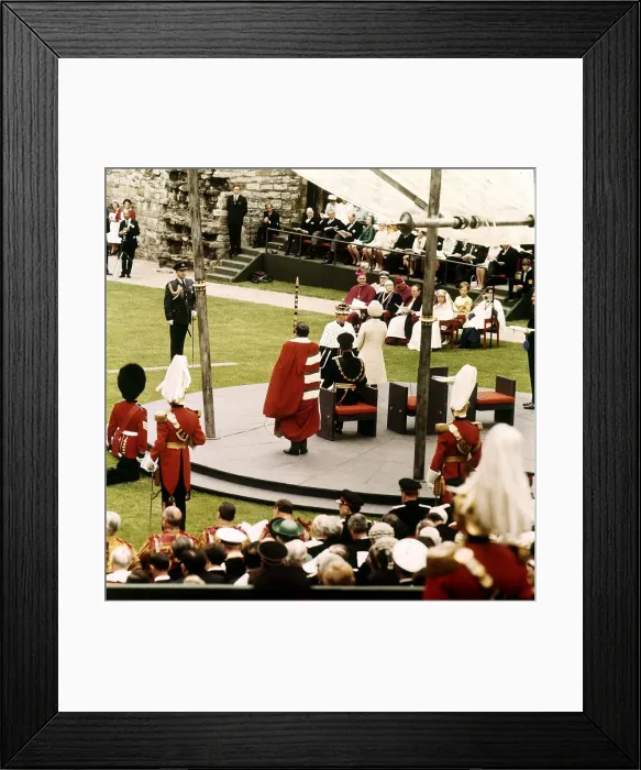 Framed Print : Investiture of Prince of Wales at Caernarfon Castle. Prince Charles pays homage to