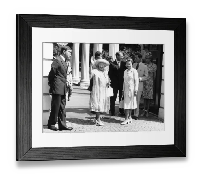 Framed Print : The Royal Family standing outside Clarence House on the 89th Birthday of the Queen Mother Framed Print : The Royal Family standing outside Clarence House on the 89th Birthday of the Queen Mother