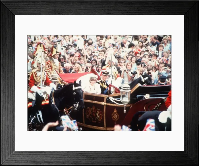 Framed Print : Prince Charles & Princess Diana on their wedding day. 29th July 1981 Framed Print : Prince Charles & Princess Diana on their wedding day. 29th July 1981