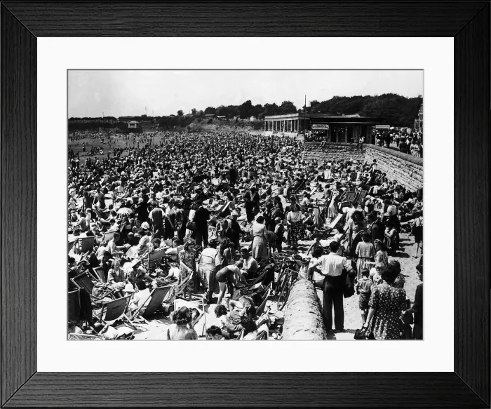 Framed Print : Seaside Barry Island, South Wales, June 1949 Framed Print : Seaside Barry Island, South Wales, June 1949