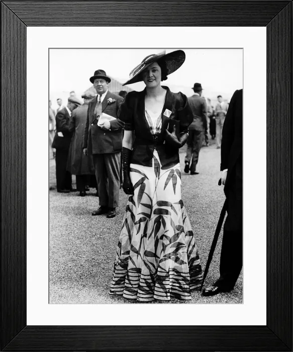 Framed Print : Ascot fashion, 1936 - a long dress, jacket, gloves and wide-brimmed hat finds favour with