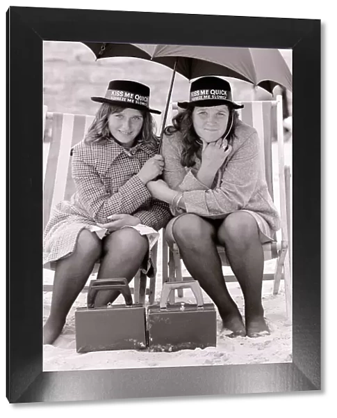 School girls Lorraine Stubberfield and Theresa Kelly from Swanscombe enjoy a day out at