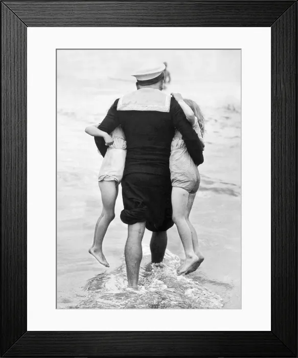 Framed Print : Jacks the boy to try the sea on holiday and is determined to take two little girls Framed Print : Jacks the boy to try the sea on holiday and is determined to take two little girls