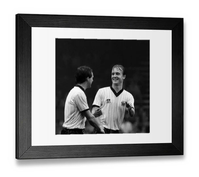 Framed Print : English League Division Two match at Craven Cottage. Fulham 5 v Swansea 0 Framed Print : English League Division Two match at Craven Cottage. Fulham 5 v Swansea 0