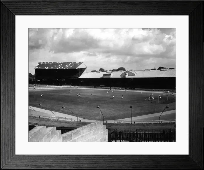 Framed Print : Chelseas Stamford Bridge Ground in 1952 as A and B teams play each other in August Framed Print : Chelseas Stamford Bridge Ground in 1952 as A and B teams play each other in August