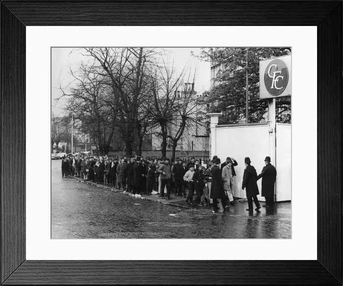 Framed Print : Chelsea fans queue outside Stamford Bridge for tickets ahead of Chelsea v Leeds United FA Framed Print : Chelsea fans queue outside Stamford Bridge for tickets ahead of Chelsea v Leeds United FA