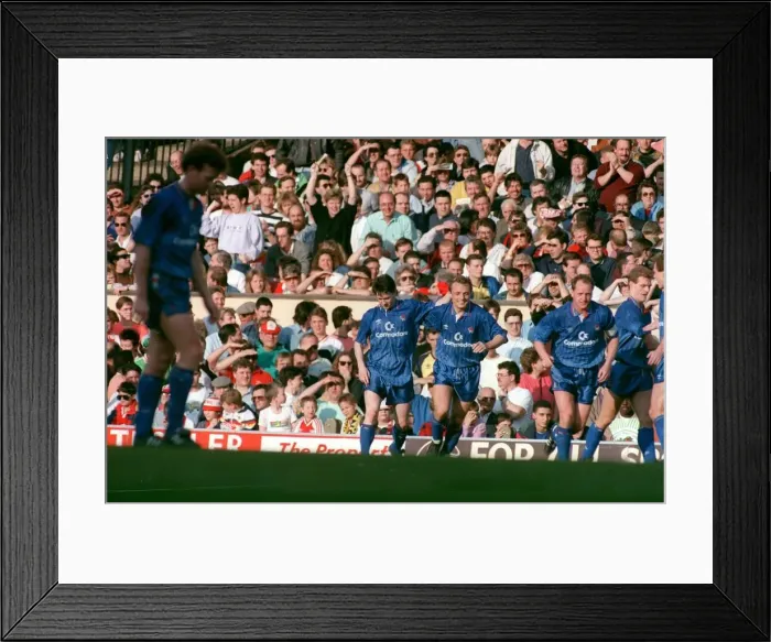 Framed Print : Division One Arsenal v Chelsea 1989 / 90 season football at Highbury Chelsea players Framed Print : Division One Arsenal v Chelsea 1989 / 90 season football at Highbury Chelsea players