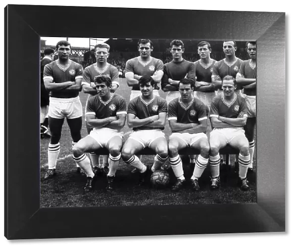 Chelsea FC Team 1960 Left to Right: - Standing: Peter Brabrook, R