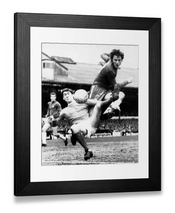 Framed Print : Chelseas Ian Hutchinson beats Uniteds Burns pdgu