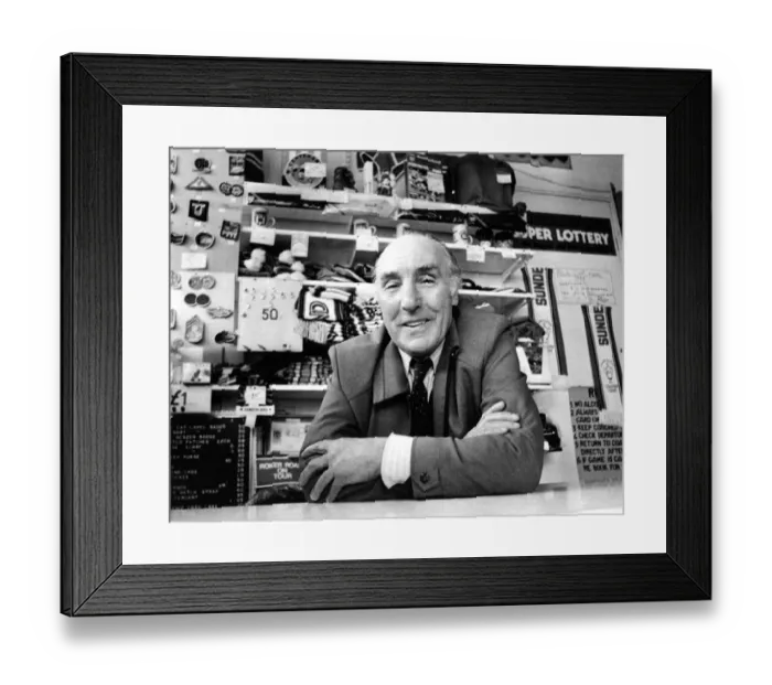 Framed Print : Sunderland Associated Football Club - Sunderland fan Billy Simmons 15 March 1985
