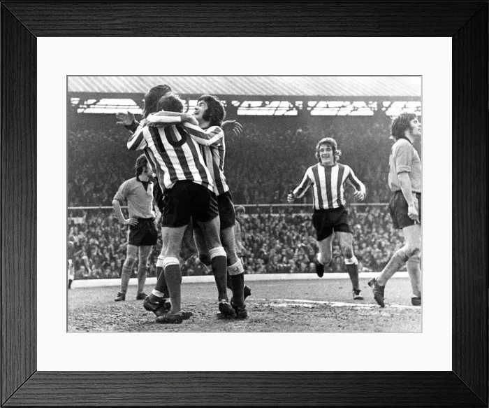 Framed Print : Sunderland Associated Football Club - FA Cup 6th round against Luton 17 March 1973 Framed Print : Sunderland Associated Football Club - FA Cup 6th round against Luton 17 March 1973