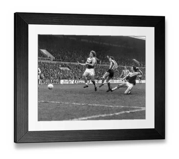 Framed Print : Sunderland Associated Football Club - Action from Sunderland v West Ham 10 February 1979