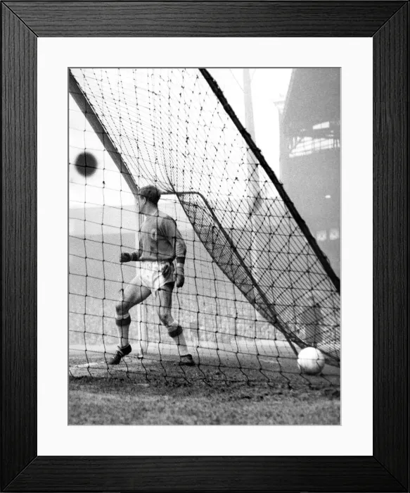 Framed Print : Sunderland Associated Football Club - F. A. Cup 1961, Fourth Round - Liverpool 0 v Framed Print : Sunderland Associated Football Club - F. A. Cup 1961, Fourth Round - Liverpool 0 v