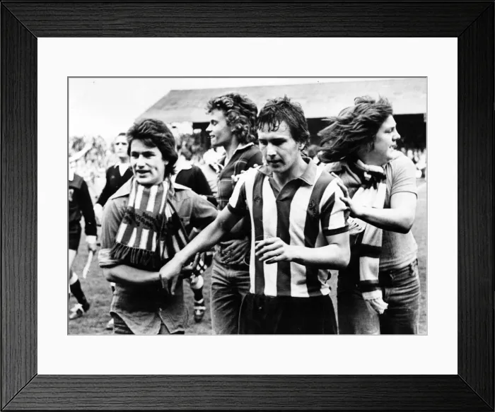 Framed Print : Sunderland Associated Football Club - Action from Sunderland v Hull 17 April 1976 - Gary Framed Print : Sunderland Associated Football Club - Action from Sunderland v Hull 17 April 1976 - Gary