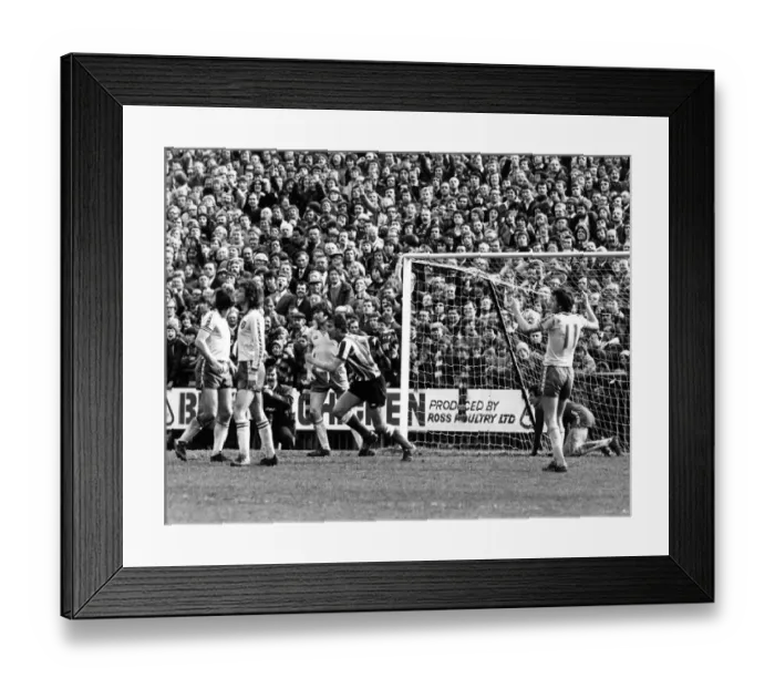 Framed Print : Sunderland Associated Football Club - Action from Sunderland v Norwich City at Carrow Framed Print : Sunderland Associated Football Club - Action from Sunderland v Norwich City at Carrow