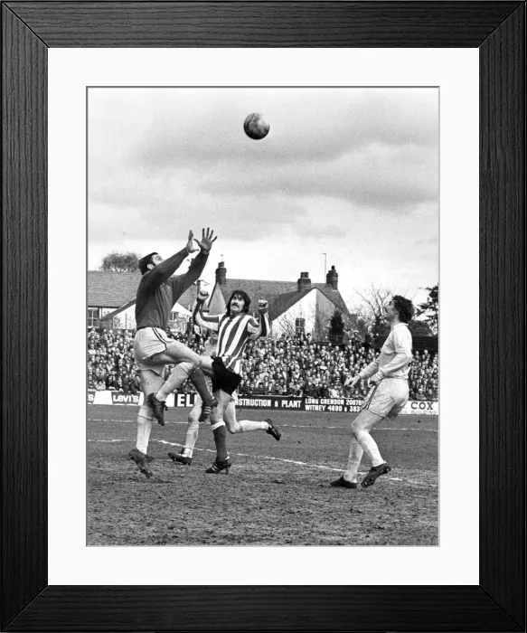 Framed Print : Sunderland Associated Football Club - Action from Sunderland v Oxford United 12 April Framed Print : Sunderland Associated Football Club - Action from Sunderland v Oxford United 12 April