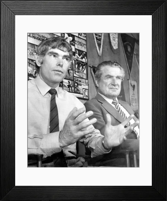 Framed Print : Sunderland Associated Football Club - Len Ashurst and chairman Tom Cowie at a press Framed Print : Sunderland Associated Football Club - Len Ashurst and chairman Tom Cowie at a press