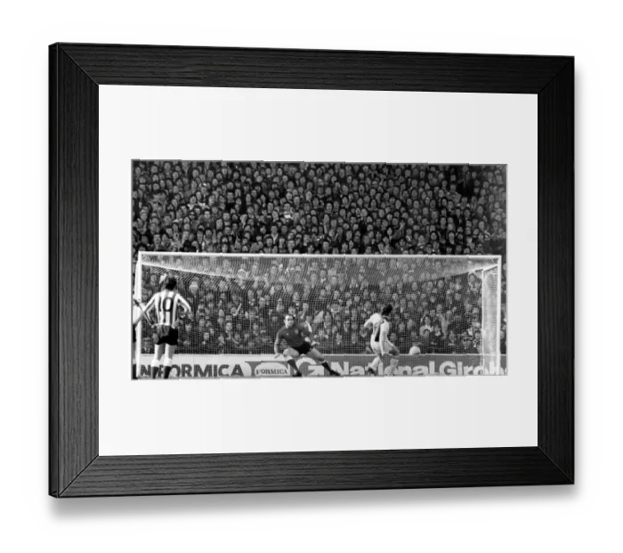 Framed Print : Sunderland Associated Football Club - Action from Sunderland v Blackburn Rover 16 April