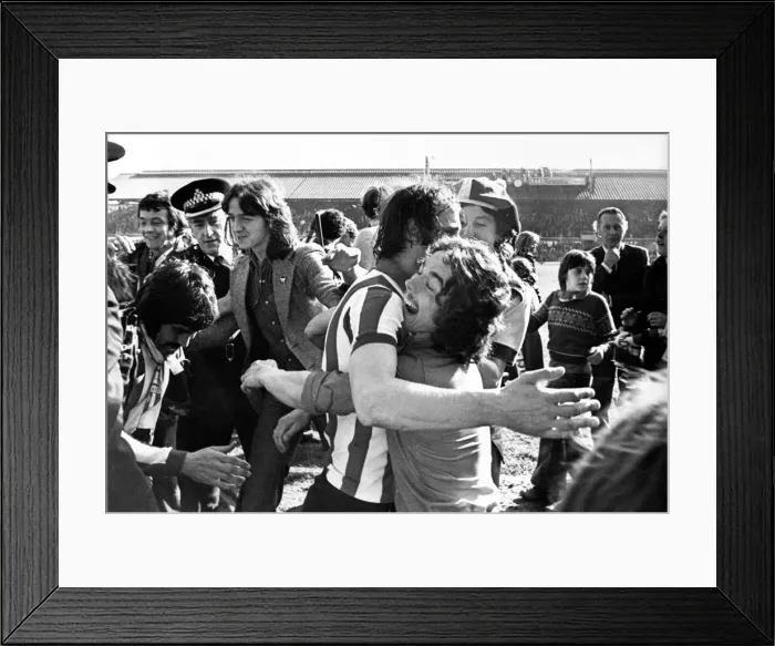 Framed Print : Sunderland Associated Football Club - Action from Sunderland v Bolton Wanderers 19 April Framed Print : Sunderland Associated Football Club - Action from Sunderland v Bolton Wanderers 19 April