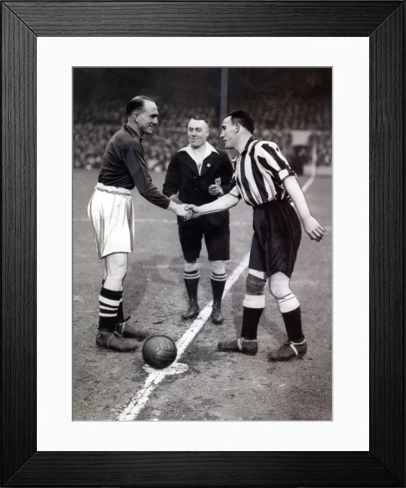 Framed Print : FA Cup Final 1932. Newcastle United vs Arsenal. Newcastle United won 2-0 Framed Print : FA Cup Final 1932. Newcastle United vs Arsenal. Newcastle United won 2-0