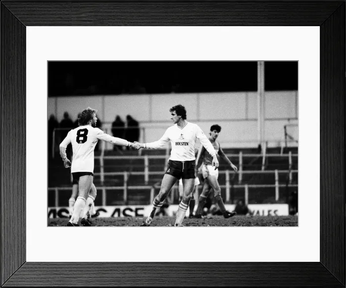 Framed Print : Tottenham Hotspur v Ipswich Town league match at White Hart Lane January 1984 Framed Print : Tottenham Hotspur v Ipswich Town league match at White Hart Lane January 1984