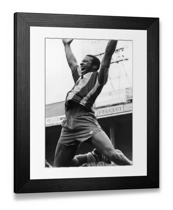 Framed Print : Manchester City v West Bromwich Albion league match at Maine Road 28th October 1978 Framed Print : Manchester City v West Bromwich Albion league match at Maine Road 28th October 1978