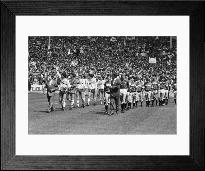 Framed Print : FA Cup Final at Wembley Stadium. Everton 0 v Manchester United 1 Framed Print : FA Cup Final at Wembley Stadium. Everton 0 v Manchester United 1