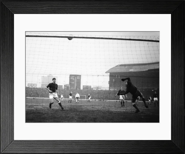 Framed Print : Inter Cities Fairs Cup Semi Final Second Leg match at Stamford Bridge