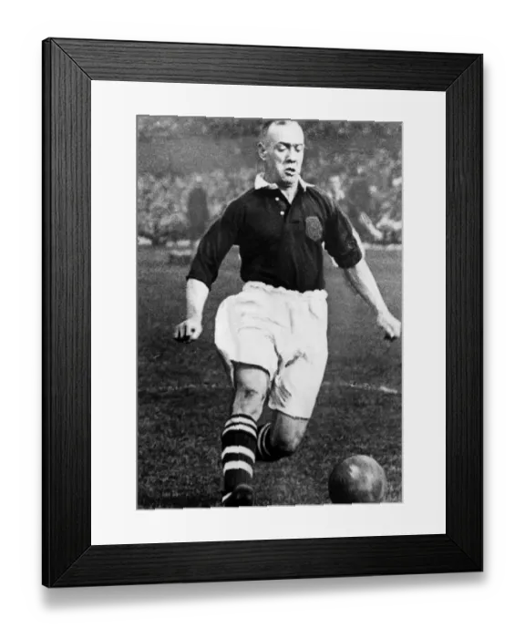 Framed Print : Hughie Gallacher Scotland football player in action. Circa 1936 Framed Print : Hughie Gallacher Scotland football player in action. Circa 1936