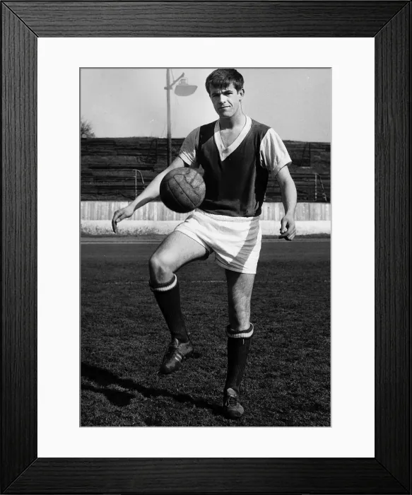 Framed Print : Pat Stanton 1964 football kneeing ball Framed Print : Pat Stanton 1964 football kneeing ball