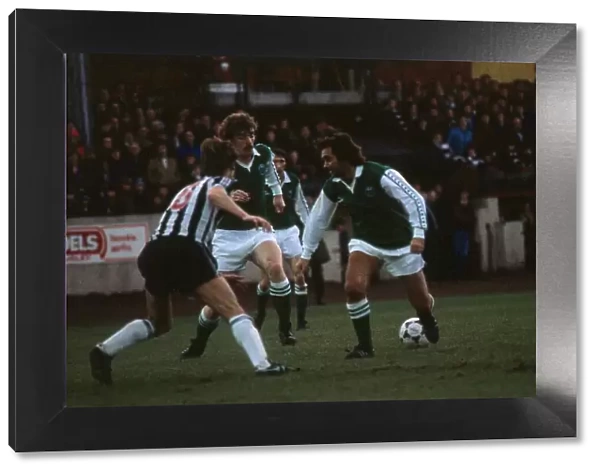 George Best Hibs Hibernian football player November 1979 With Tony Higgins against