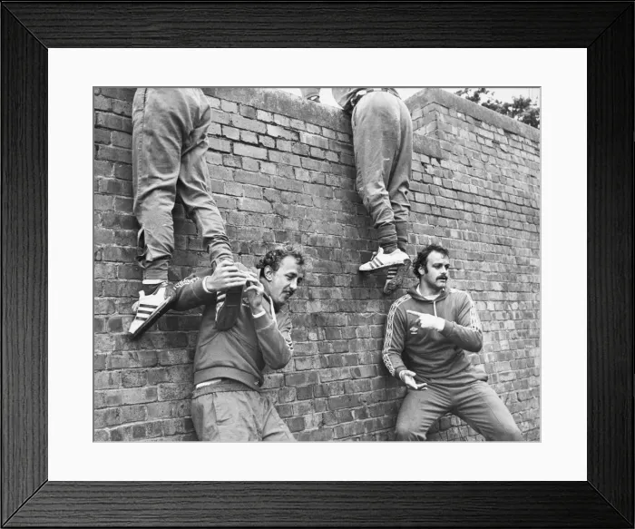 Framed Print : Sunderland Associated Football Club - The Sunderland Squad are put through their paces 31 Framed Print : Sunderland Associated Football Club - The Sunderland Squad are put through their paces 31