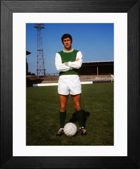 Framed Print : Eric Stevenson of Hibernian Football Club 1969 Framed Print : Eric Stevenson of Hibernian Football Club 1969