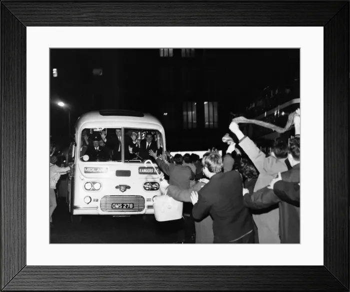 Framed Print : Cheering fans greet victorious Rangers players bus in St Enoch Square after FA Cup Final