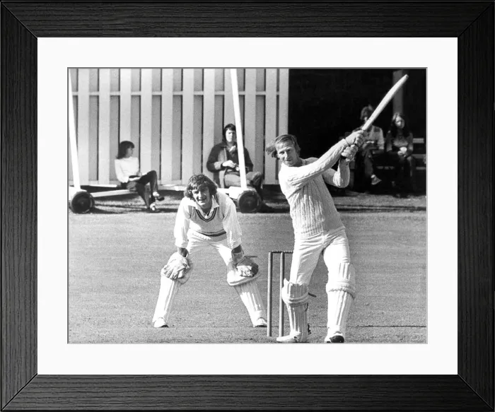 Framed Print : Middlesbrough manager Jack Charlton shows he is an all rounder when it comes to sport in Framed Print : Middlesbrough manager Jack Charlton shows he is an all rounder when it comes to sport in