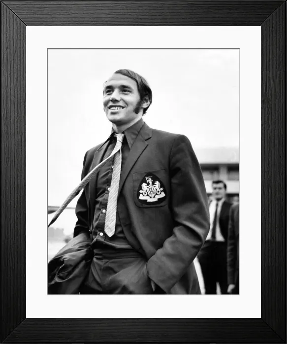 Framed Print : Newcastle United player Bryan Pop Robson 21 September 1970 Framed Print : Newcastle United player Bryan Pop Robson 21 September 1970